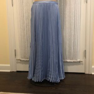 Pleated skirt